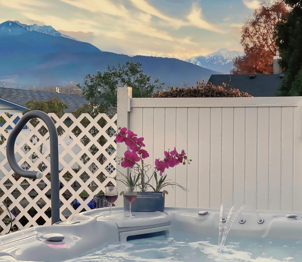 The Victorian Spa Retreat Port Angeles Exterior photo