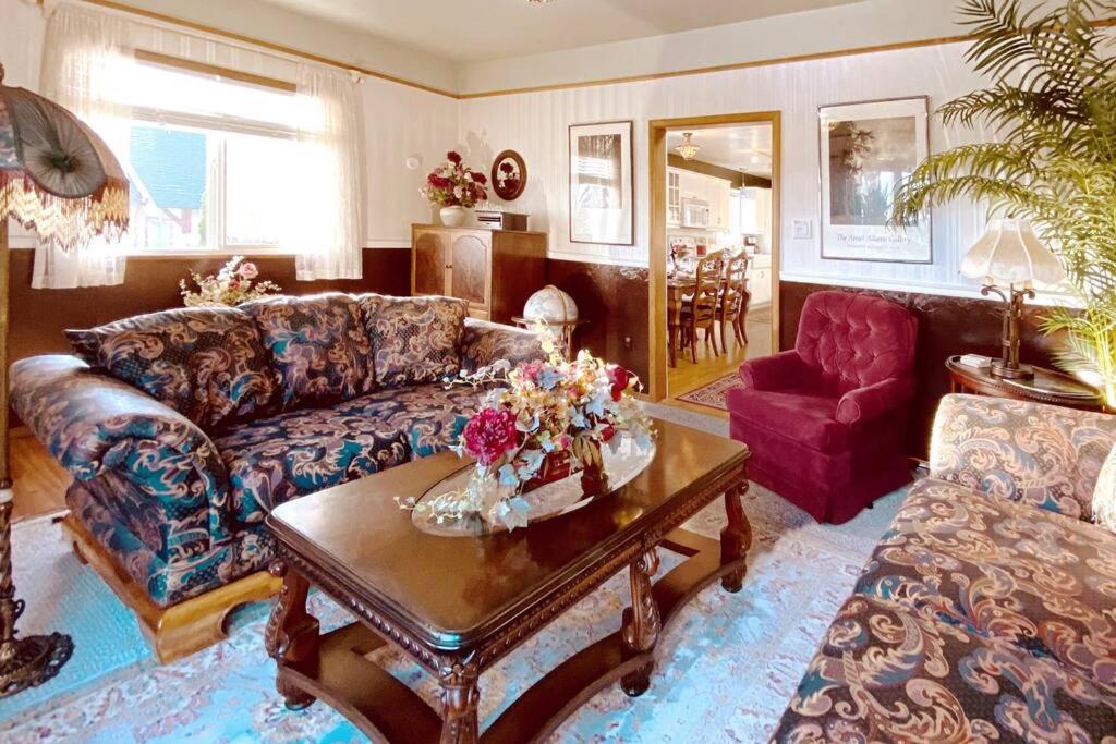 The Victorian Spa Retreat Port Angeles Exterior photo